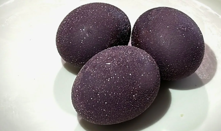 Фото В Новосибирске показали самые трендовые яйца на Пасху-2026 5